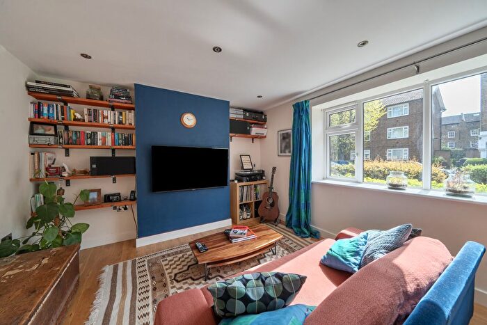2 Bedroom Flat For Sale In Florence Road, Stroud Green, London, N4