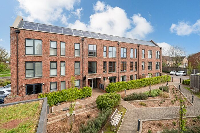 2 Bedroom Flat To Rent In Hansell Gardens, St Albans, AL1