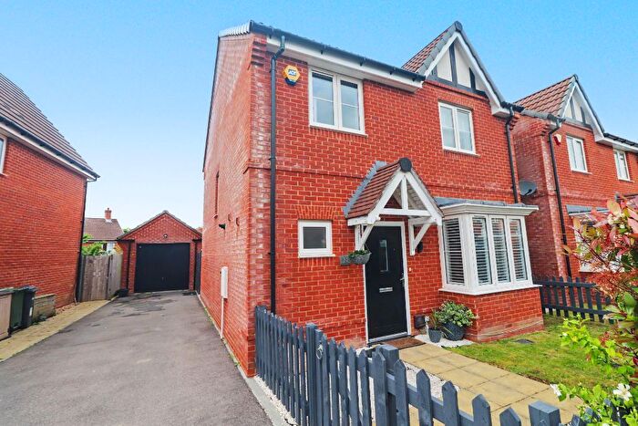 4 Bedroom Detached House For Sale In Chiltern Crescent, Fair Oak, Eastleigh, SO50
