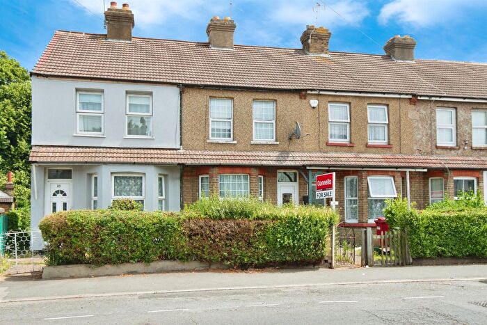2 Bedroom Terraced House For Sale In Ragstone Road, Slough, SL1