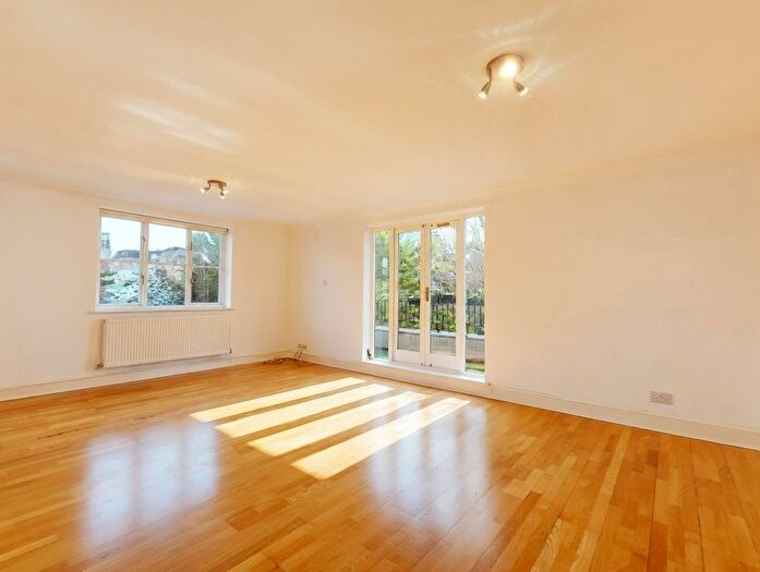 3 Bedroom Flat To Rent In Portman Heights, Hampstead, NW3