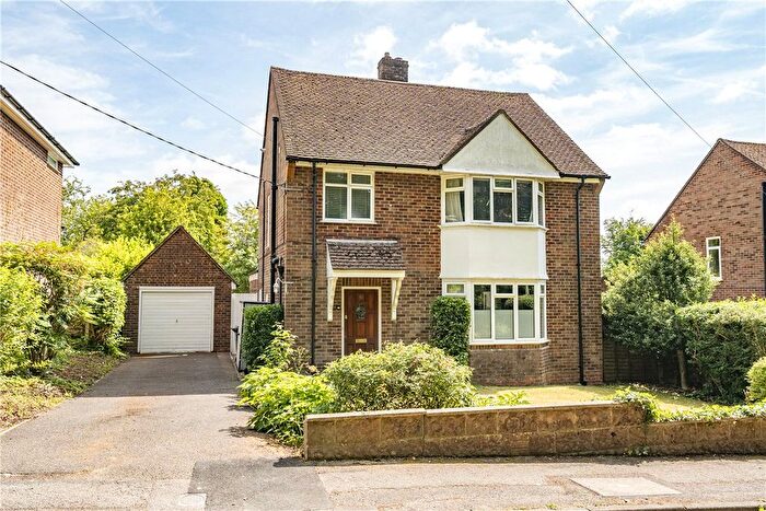 3 Bedroom Detached House For Sale In Burnett Close, Winchester, Hampshire, SO22