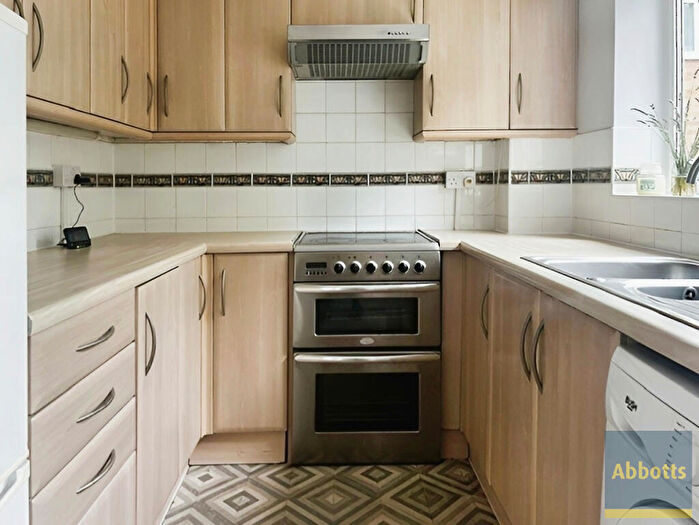 2 Bedroom Maisonette To Rent In Grays, Essex, RM17