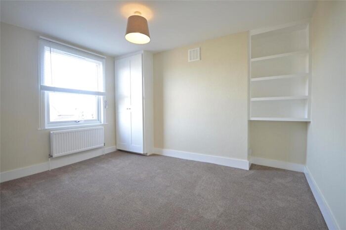 2 Bedroom Apartment To Rent In Fernlea Road, Balham, SW12