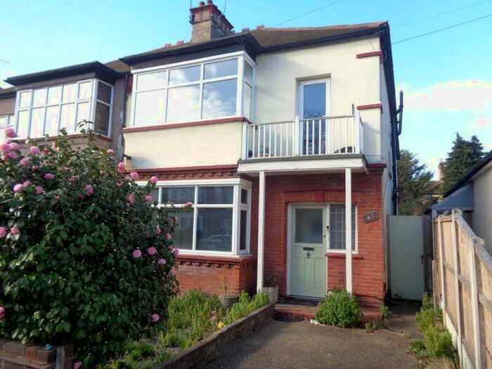 2 Bedroom Flat To Rent In Honiton Road, Southend On Sea, SS1