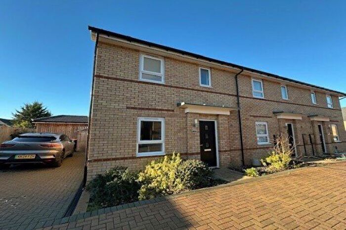 2 Bedroom Property To Rent In Hummingbird Way, Bedford, MK42