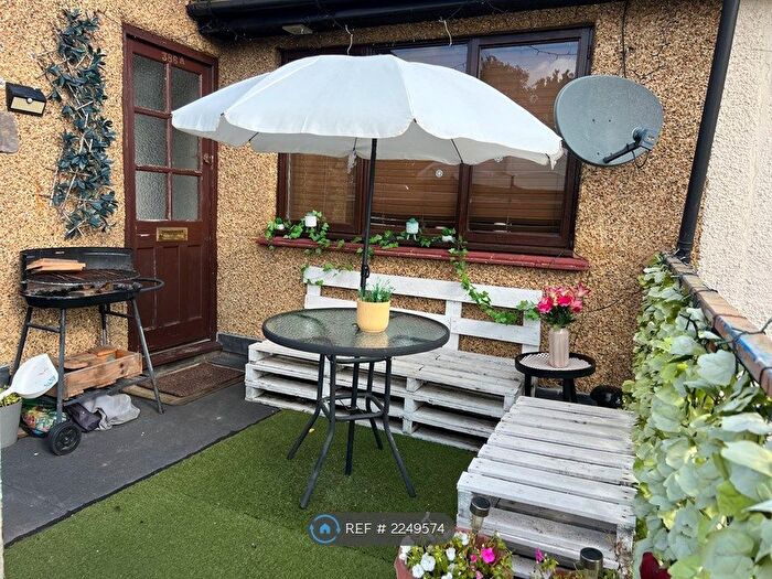 2 Bedroom Maisonette To Rent In Ewell Road, Surbiton, KT6