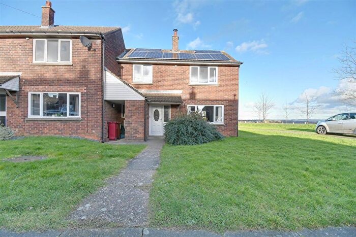 3 Bedroom Semi-Detached House For Sale In Halton Close, Kirton Lindsey, Gainsborough, DN21