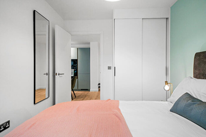 2 Bedroom Apartment To Rent In Chalk, M5