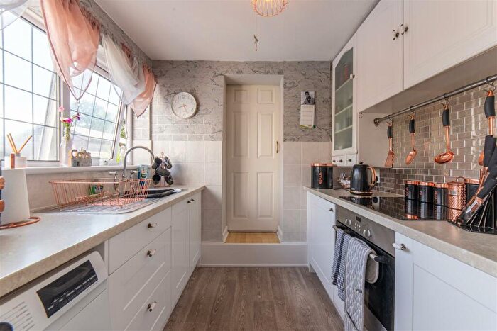2 Bedroom Bungalow For Sale In Picwic Green, Greenmeadow, Cwmbran, NP44