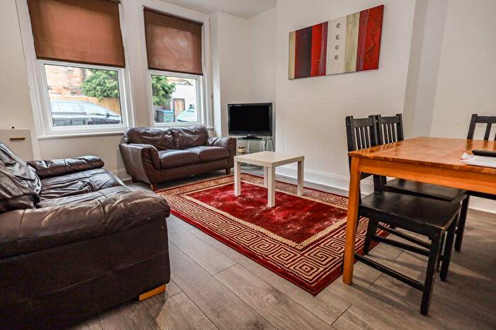 4 Bedroom Terraced House To Rent In Student House In Bournemouth, BH1