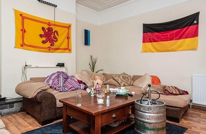 6 Bedroom End Of Terrace House To Rent In King Street, Aberdeen, AB24