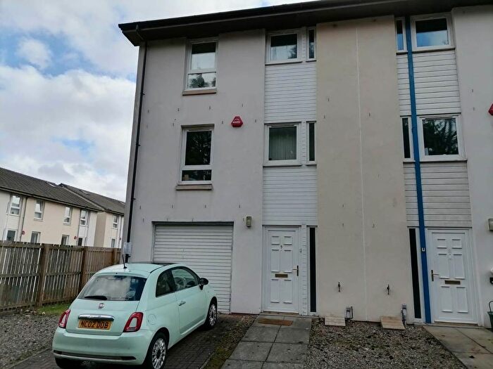 5 Bedroom Town House To Rent In Friary Gardens, Dundee, DD2