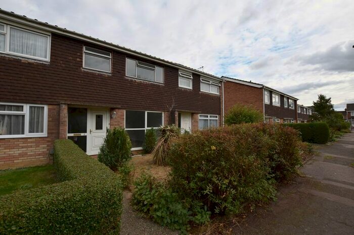 3 Bedroom Terraced House To Rent In Salcombe Close, Goldington Area, Bedford, MK40
