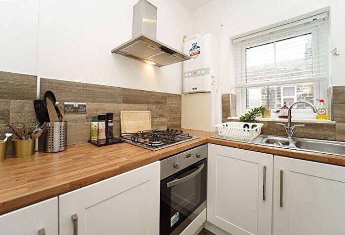 3 Bedroom Flat To Rent In Chapel Street, Leeds, LS6