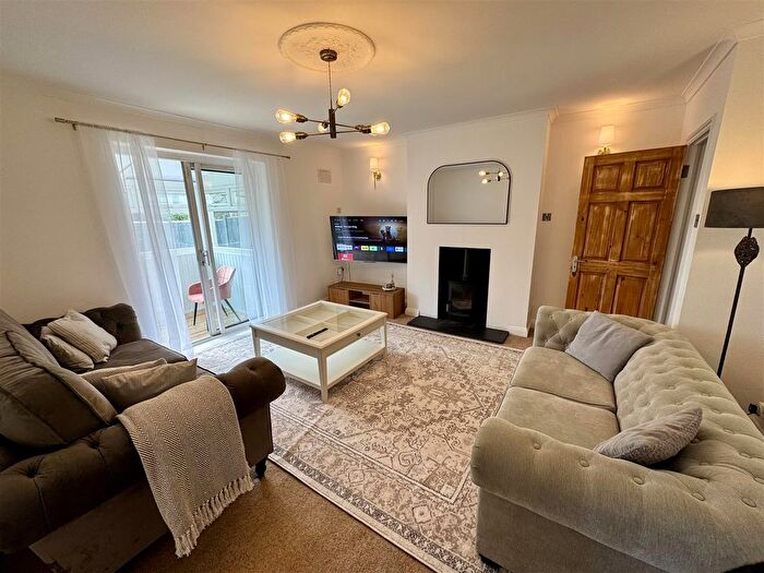 4 Bedroom Semi Detached House For Sale In Priory Avenue, Harefield, UB9