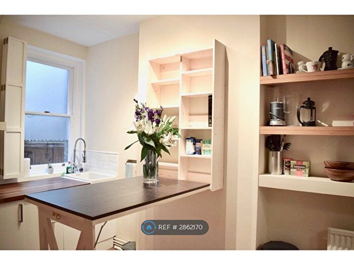 1 Bedroom Flat To Rent In Fitzalan Street, London, SE11