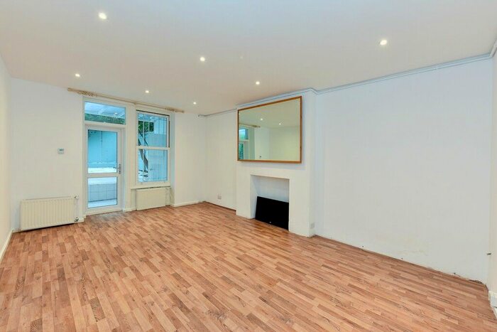2 Bedroom Flat To Rent In Sinclair Road, West Kensington, W14