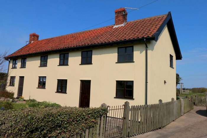 2 Bedroom Semi-Detached House To Rent In Halfway Cottage, Kenninghall, NR16