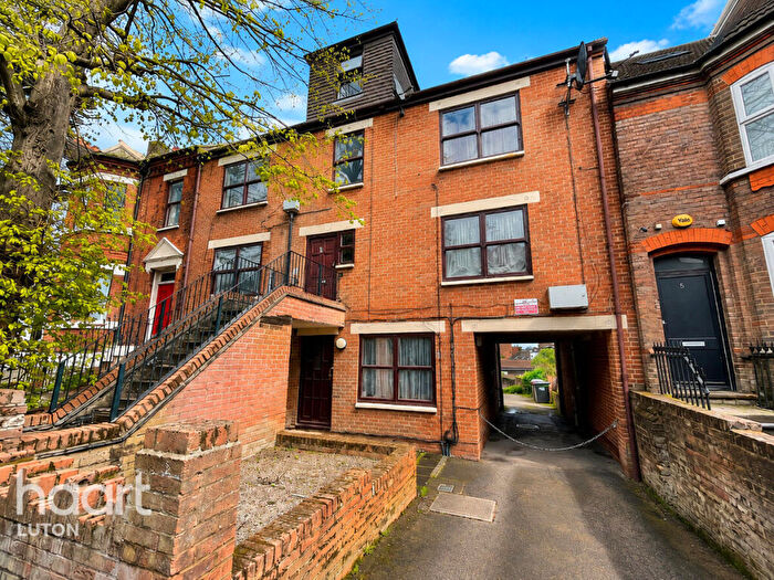 1 Bedroom Flat For Sale In Napier Road, Luton, LU1