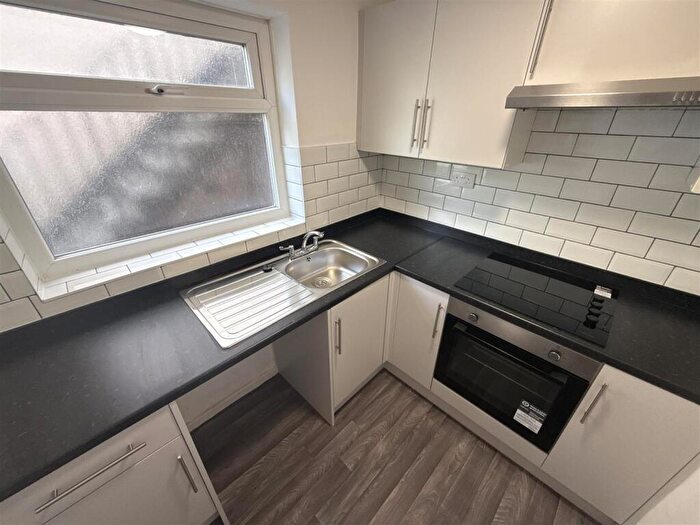Studio To Rent In Beechwood Court, Halesowen Road, Cradley Heath, B64