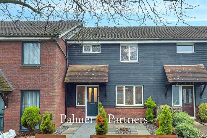 3 Bedroom Terraced House For Sale In Aldridge Close, Chelmer Village, Chelmsford, Essex, CM2