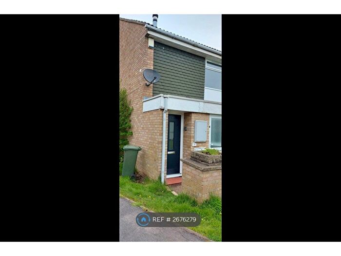 1 Bedroom Flat To Rent In Slattenham Close, Aylesbury, HP19