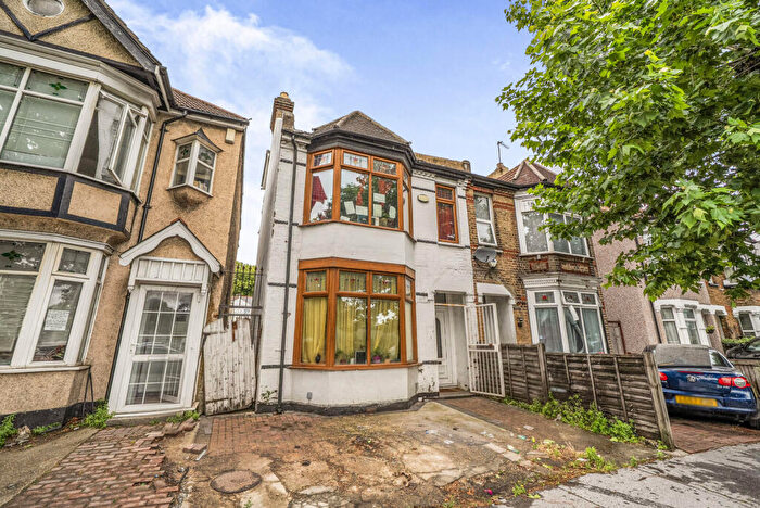7 Bedroom Semi-Detached House For Sale In Brighton Road, South Croydon, CR2