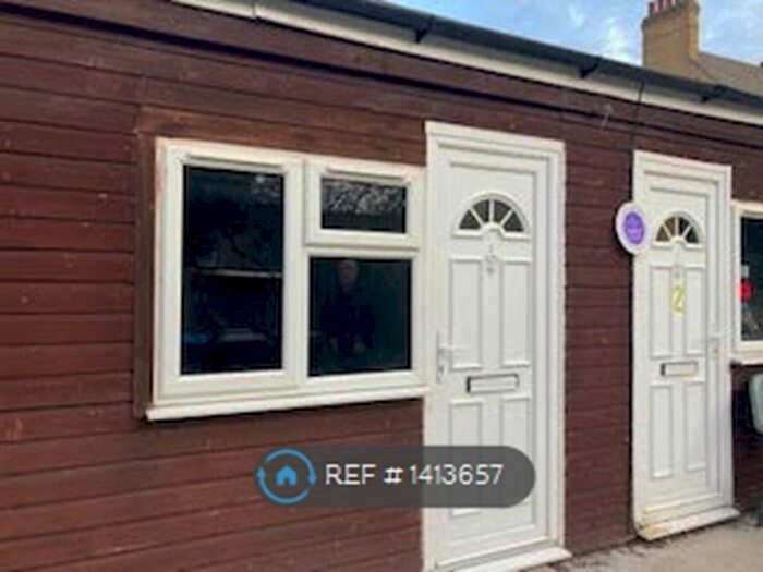 1 Bedroom Flat To Rent In Holmesdale Road, London, SE25