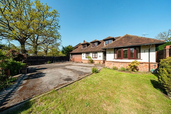 4 Bedroom Chalet For Sale In Rogers Lane, Stoke Poges, SL2
