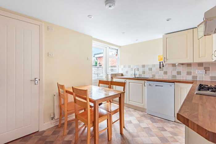 4 Bedroom Terraced House To Rent In Worplesdon Road, Guildford, GU2