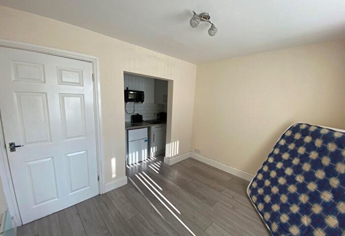 Studio To Rent In Handsworth Wood Road, Birmingham, West Midlands, B20