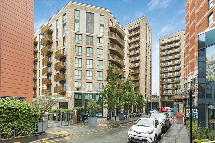 1 Bedroom Flat To Rent In Capital Interchange Way, Kew Bridge, TW8