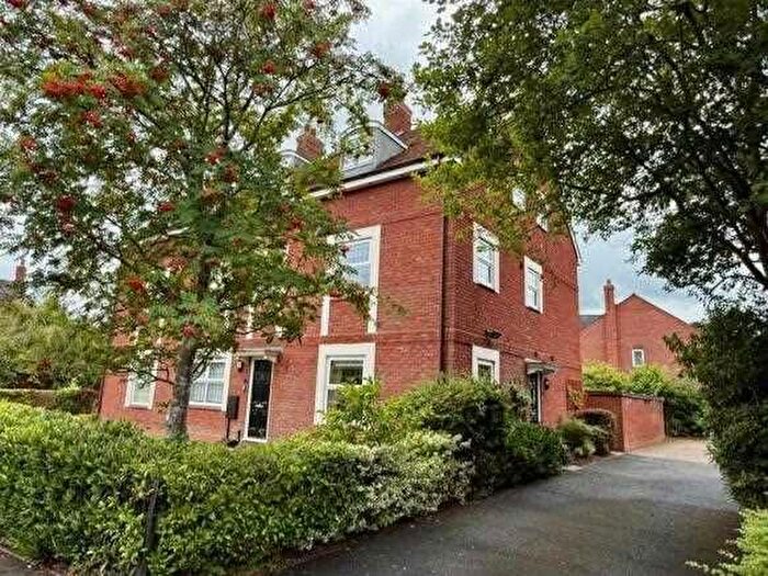 4 Bedroom Town House To Rent In Tythe Barn Lane, Solihull, B90