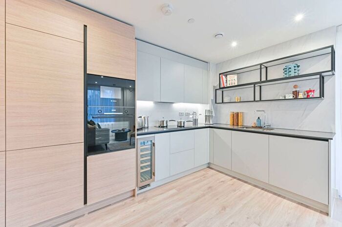 3 Bedroom Flat For Sale In Kidbrooke Village, Kidbrooke, SE3