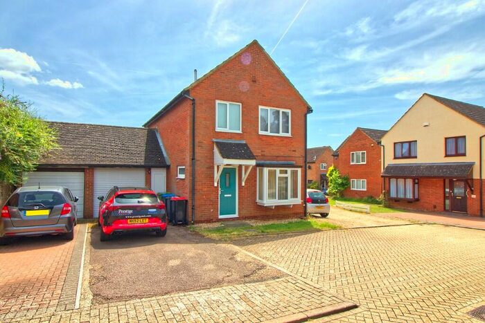 3 Bedroom Detached House To Rent In Bradwell Village, Milton Keynes, Buckinghamshire, MK13