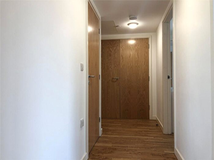 2 Bedroom Flat To Rent In Aire, Cross Green Lane, LS9