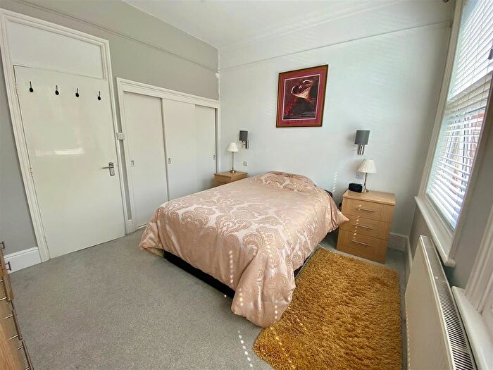 1 Bedroom Flat For Sale In Grassington Road, Eastbourne, BN20
