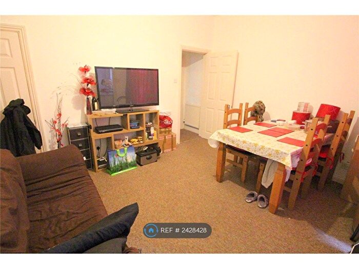 2 Bedroom Terraced House To Rent In West Street, Bedminster, Bristol, BS3