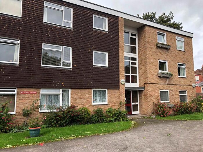 2 Bedroom Flat To Rent In Friary Lane, Salisbury, SP1