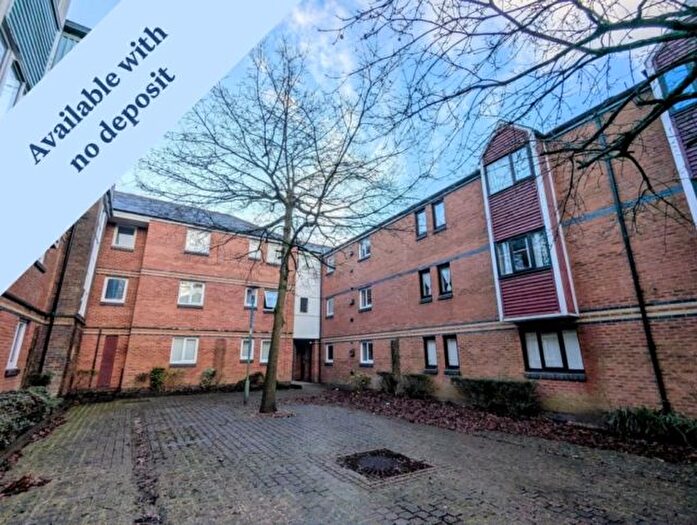 1 Bedroom Flat To Rent In St Nicholas Square, Marina, Swansea. Ug., SA1