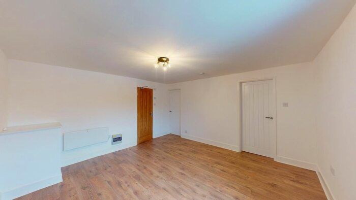 1 Bedroom Flat To Rent In Longcauseway, Farnworth, BL4