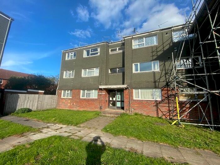 3 Bedroom Flat To Rent In Church Street, Hemel Hempstead, HP2