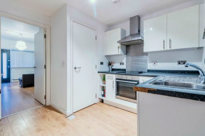 2 Bedroom Apartment To Rent In Shaws Alley, Liverpool, Merseyside, L1