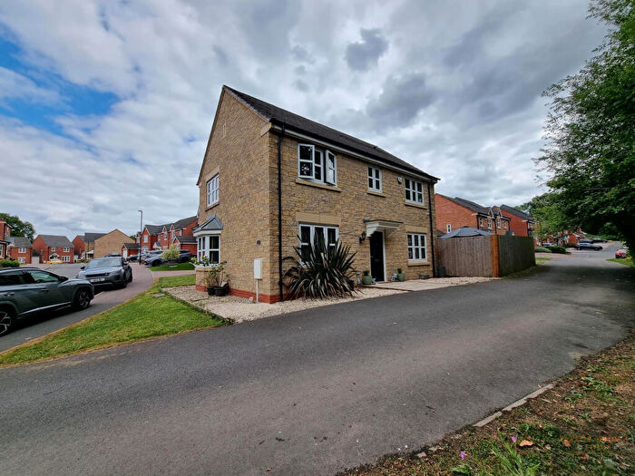 4 Bedroom Detached House For Sale In Clayton Ley Close, Alfreton, Derbyshire, DE55