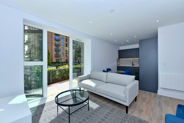 1 Bedroom Apartment To Rent In Darjeeling House, Memorial Avenue, Slough, SL1