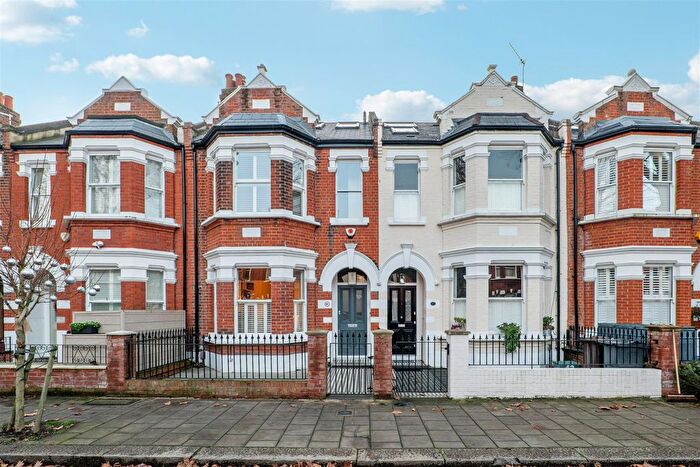 4 Bedroom Terraced House For Sale In Silver Crescent, London, W4