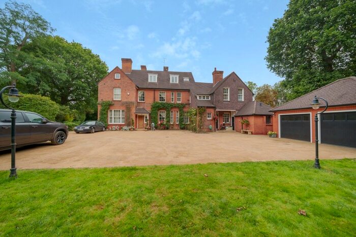 7 Bedroom Detached House To Rent In Mount Park Road, Harrow-On-The-Hill, Harrow, HA1