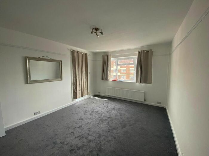 1 Bedroom Flat To Rent In Bitton Road, Perivale, UB6