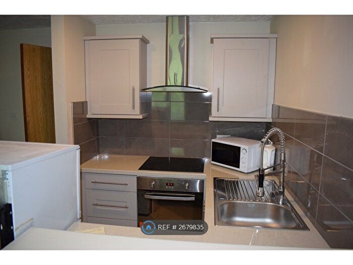 1 Bedroom Flat To Rent In Henley Drive, London, SE1